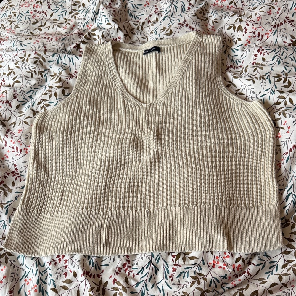 GAP Cream Ribbed V-Neck Knit Sweater Vest